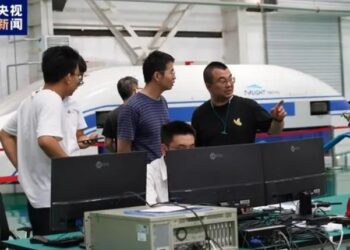 Treni me ngritje magnetike  me shpejtësi 1000 km/h përfundon provën demonstruese