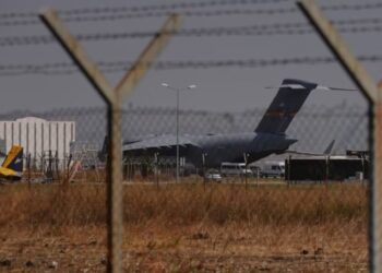 Aeroplani me të cilin po udhëton në Ballkan shefi i CIA-s shihet në Aeroportin e Prishtinës?!