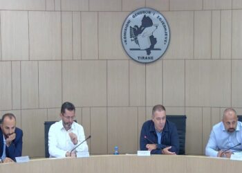 Zgjedhjet në Himarë, opozita kërkon pavlefshmërinë, KAS shtyn seancën për shqyrtimin e ankimimit