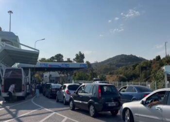 Mbarojnë pushimet, emigrantët kthehen në Greqi! Radhë mjetesh në Kakavijë