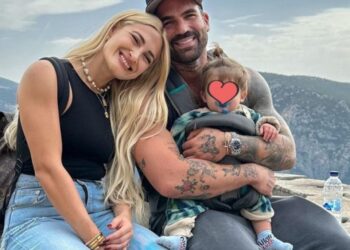 “Të dua shumë moro mou”, influencuesja greke e entuziazmuar: Grupi u bë gati, po shkojmë në Shqipëriii