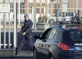 Mbërrijnë sot në Shqipëri 45 oficerët e parë italianë që do mbikëqyrin kampin në Gjadër