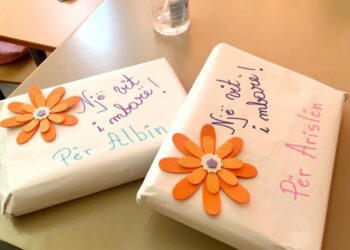 Viti i ri shkollor, nis shpërndarja e librave falas, Rama: Përfitojnë mbi 238 mijë nxënës