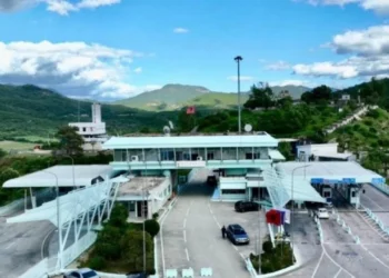 Mbi 4300 kalime në një ditë në Kakavijë, emigrantët kthehen në vendlindje për pushime