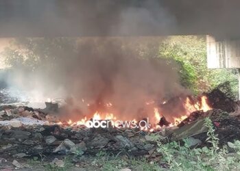 Djegia e mbetjeve urbane mbetet shqetësim, Fushë Mamurrasi “pushtohet” nga tymi i zi