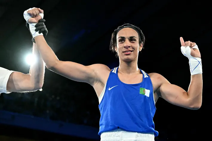 Imane Khelif “rrëmben” të artën në Olimpiadë! Bëhet arabja e parë që fiton medalje në boks