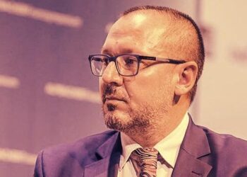Shtëpia është e Zotit, mikut… por dhe e medalsjellësit