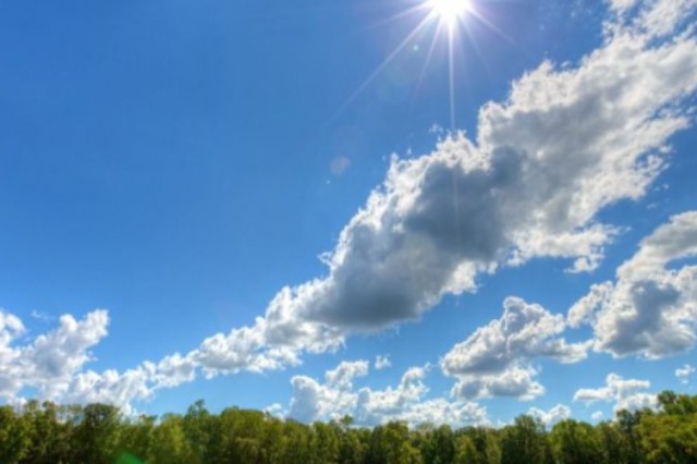 Kthjellime dhe vranësira të lehta, si do të ndryshojnë temperaturat sot