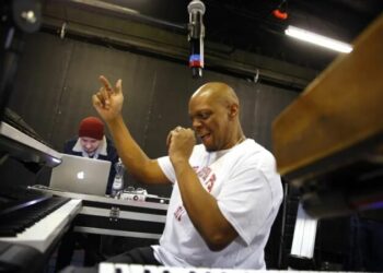 Fitues i çmimeve “Grammy”, ndahet papritur nga jeta këngëtari i njohur