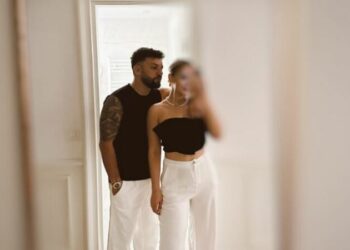 “Ishte me mua në kohë të vështira”/ Olsi Bylyku na prezanton me të dashurën e re dhe këngën dedikuar asaj