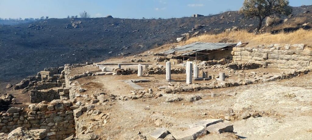 Parku Arkeologjik i Finiqit u rrezikua nga zjarri, Gonxhja: Asnjë monument nuk është prekur