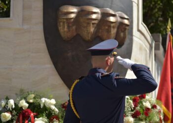 U vranë 15 vite më parë nga Dritan Dajti, përkujtohen katër efektivët e Policisës