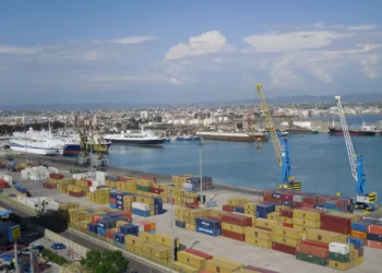 “Lëndët toksike do t’i sjellim në Durrës!”/ Kompania që po i dërgonte në Tajlandë njofton ndryshimin e planit: Do t’i kthejmë në Shqipëri