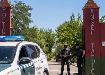 I mituri në Spanjë sulmohet me thikë për vdekje në fushën e futbollit. Autori, një person i maskuar