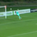 VIDEO/ Mbrëmje për t’u harruar për Strakoshën, portieri kundërshtar i shënon gol nga porta në portë