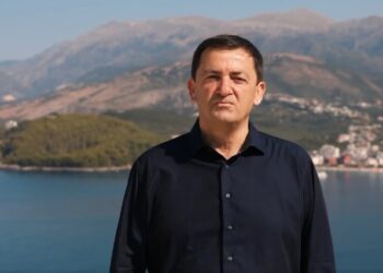 Tavo publikon spotin: 4 gushti nuk është thjesht zgjedhje, por zgjidhje për të gjitha shqetësimet