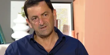 Kërkesa e Belerit për ngritjen e gjimnazit në gjuhën greke, ja si përgjigjet Vangjel Tavo