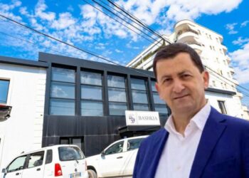 Deputet, ministër dhe prefekt/ Kush është Vangjel Tavo, kryebashiaku i ri i Himarës (PROFIL)