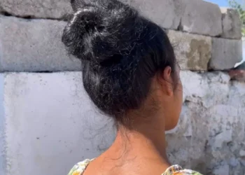 Flet mes lotësh nëna 14-vjeçare: Më lironi burrin, kush do më ushqejë mua dhe fëmijën?