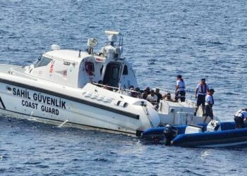 Anija shqiptare ‘Oriku’ shpëton 28 emigrantë nga Lindja e Mesme në Detin Egje