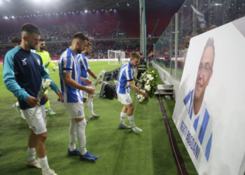 FOTOLAJM / Derbi i kryeqytetit, Tirana homazhe në fushë për Gerti Bogdanin