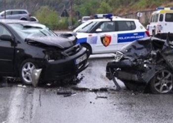 Lushnjë/Aksidentohet makina e dy turistëve polakë, 3 persona të plagosur