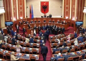 Kaosi në Kuvend, Taulant Balla: E porositur nga Berisha! Të vendosur për të ecur përpara