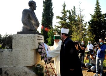 Shteti bektashi? Naimi na nxorri nga errësira, ne po ia kthejmë me ligësi!