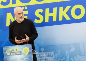 Oficerët në shkolla, Rama: Fuqizohet autoriteti i shkollës, rritëm pagën e tyre në 800 euro