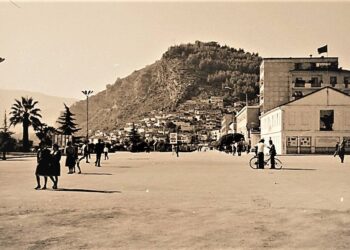 Ngjarja që tronditi Beratin në vitet ’80: Vajza e një deputeti u dashurua me një arixhi, por babai i saj…