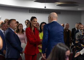 GALERI / Rama ndan pamjet nga SHBA: Vizitë krenarie për Shqipërinë!