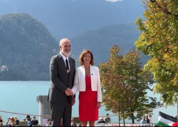 FOTO / Rama mbërrin në Slloveni, pritet nga zv.kryeministrja Tanja Fajon