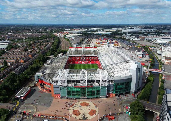 Ratcliffe “hap thesin”, i “dhuron tifozëve të Manchester United stadiumin e ri, ja si do të duket