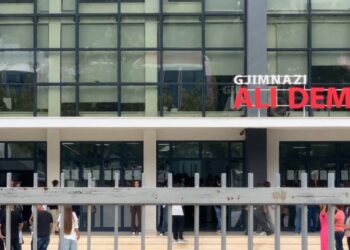 Viti i ri shkollor, AKU verifikon shitësit e ushqimit pranë shkollave