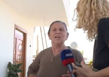 74-vjeçarja rrëfen tmerrin: Djali më mbante, nusja më godiste me bishtin e fshesës