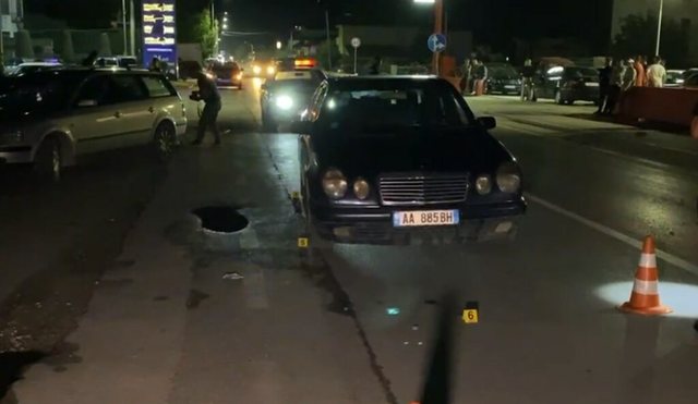 VIDEO / “Benzi” përplas këmbësoren në aksin rrugor Korçë-Pogradec