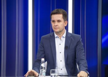 Alimehmeti i pakënaqur me Berishën për mungesën e grave si drejtuese qarku: Nuk ka patur reflektim në PD