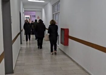 Luhatja e motit shton virozat, mjekët tregojnë pasojat e ndryshimit të shpeshtë të temperaturave