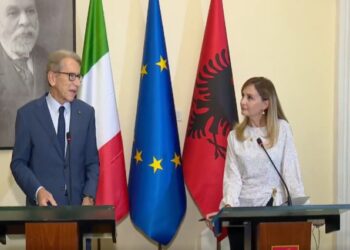Tabaku me senatorin italian: Shqipëria i përket BE-së. Terzi: Marrëdhëniet mes dy vendeve, në niviele të larta