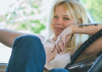 Blogerja 19-vjeçare kritikon “DailyMail”: Nuk më pëlqen mënyra se si është bërë artikulli! E dashurova Shqipërinë…