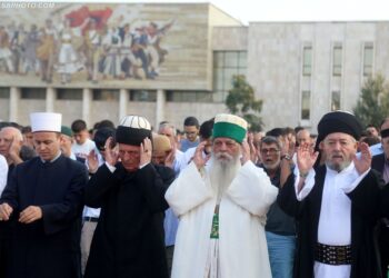 “Ambasadori turk paralajmëroi Baba Mondin”, Paskal Milo: Ideja për shteti e Urdhrit Bektashi ka kohë që qarkullon në zyrat e Ramës! Shqetësoi edhe…