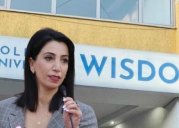 Skandali me kolegjin Wisdom/ Pronari blinte dhurata për Kushin dhe vartëset e saj? Reagon ish-ministrja: Nuk mbaj mend…