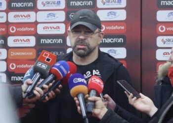 Përballja Tirana-Partizani/ “Derbi me numrin më të ulët të tifozëve qëkur është ndërtuar ‘Air Albania’”, Olsi Rama e pranon: Do të shkojë edhe me keq…