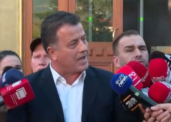 Flamur Noka: Vendimi për Saljanjin u mor në varrimin e nënës së Fatmir Xhafajt