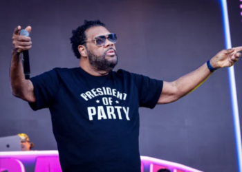 Ra pa ndjenja në skenë, ndërron jetë reperi i famshëm