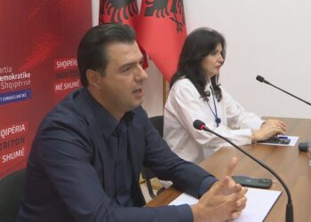“Duopoli është i qartë”/ Basha: PD e ndarë në dy grupe, ai i Berishës dhe ai i karrigeve