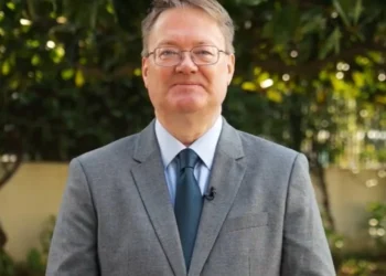 “Mirë se ju gjeta”/ Ambasadorin e ri britanik në Tiranë, Abbott: Do të ndërtojmë diçka të jashtëzakonshme