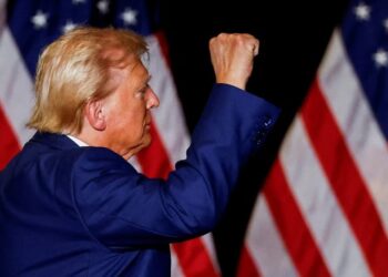 Të shtëna me armë zjarri pranë vendit ku ndodhej Donald Trump