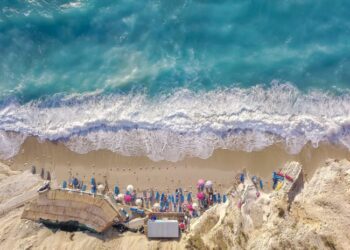 “Maldivet e Evropës”/ “Mirror”: Shqipëria, destinacioni më i kërkuar për pushime nga turistët britanikë
