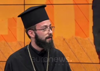 Në lidhje dashurie me një mashkull tjetër? Flet prifti At Nikolla Xhufka: Nuk jam homoseksual! Videoja, manipulim me inteligjencën artificiale